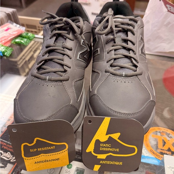 New Balance Gray Slip Resistant Athletic Shoes - Picture 1 of 4